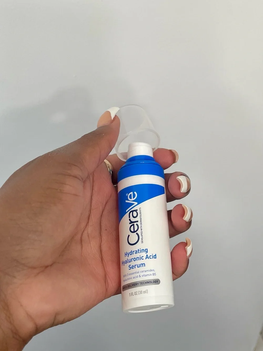 cerave Hyaluronic Hydration Serum - Blue & White